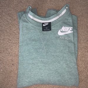 Green Nike crew neck sweatshirts